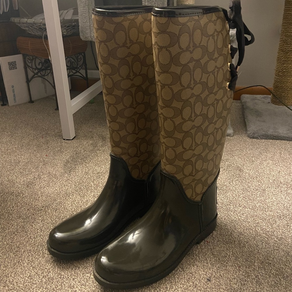 Women’s Coach Rain or Winter Boots Size 9